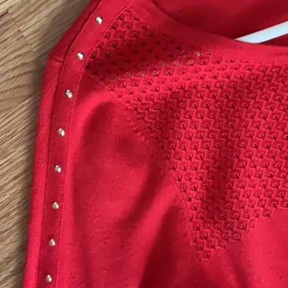 New York & Company 7th Avenue Design Studio Scooped Neck Sweater - Picture 6 of 11